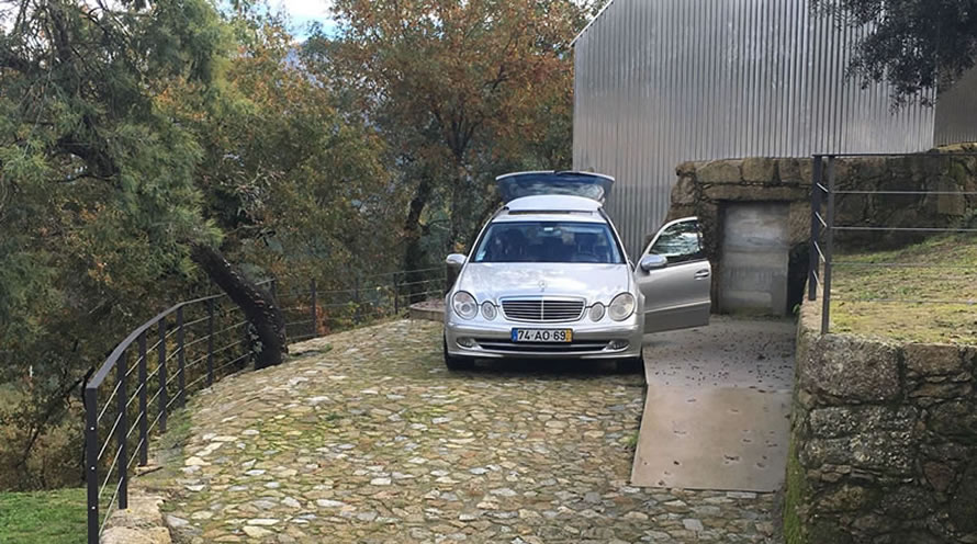 Casa da Corti�a - Parque de estacionamento privado